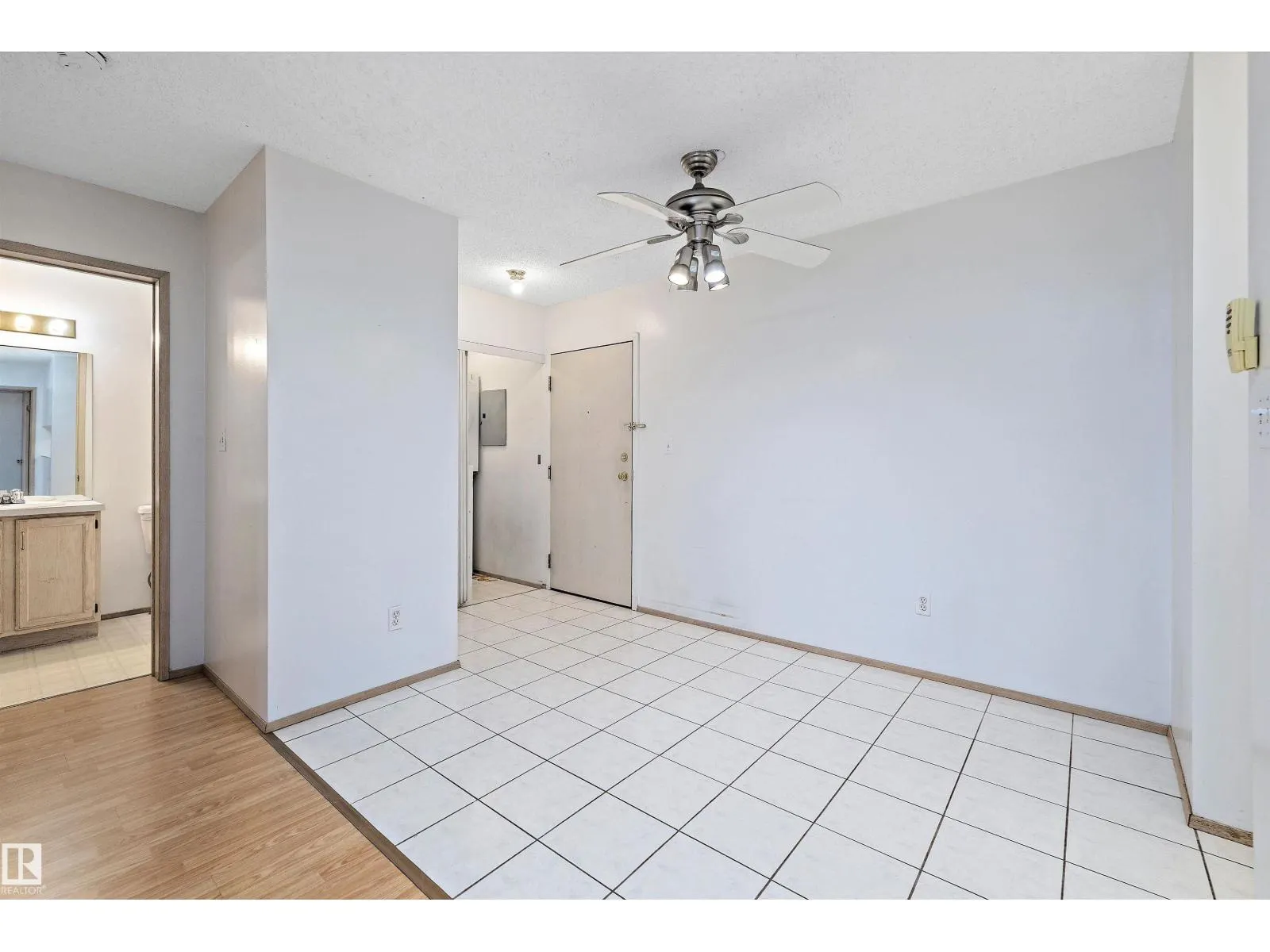#318 5005 31 AV NW