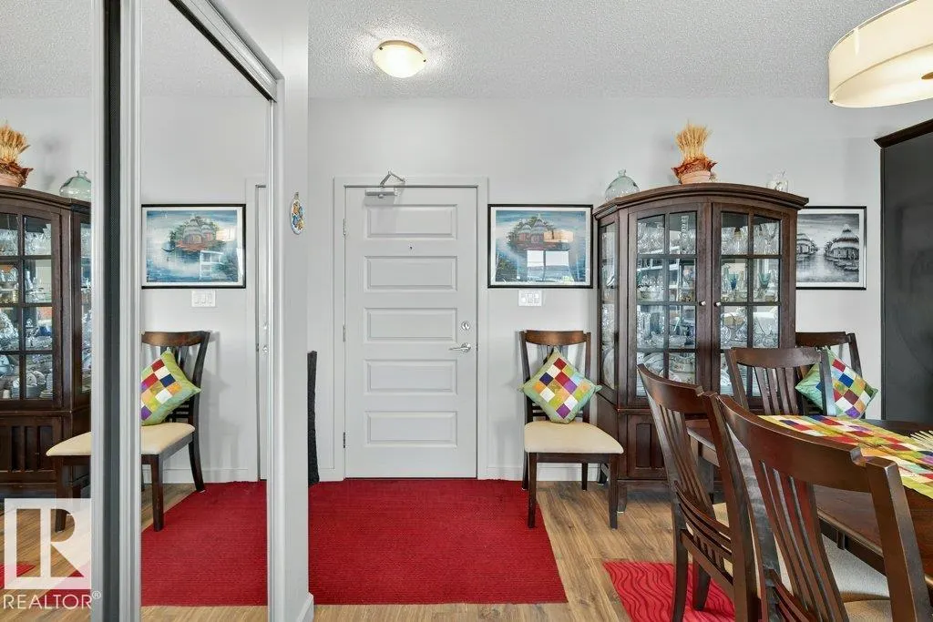 #329 503 ALBANY WY NW