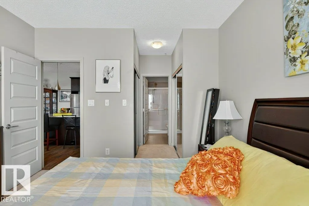 #329 503 ALBANY WY NW