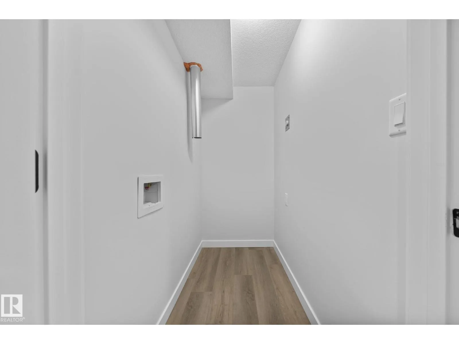 16521 20 AV SW