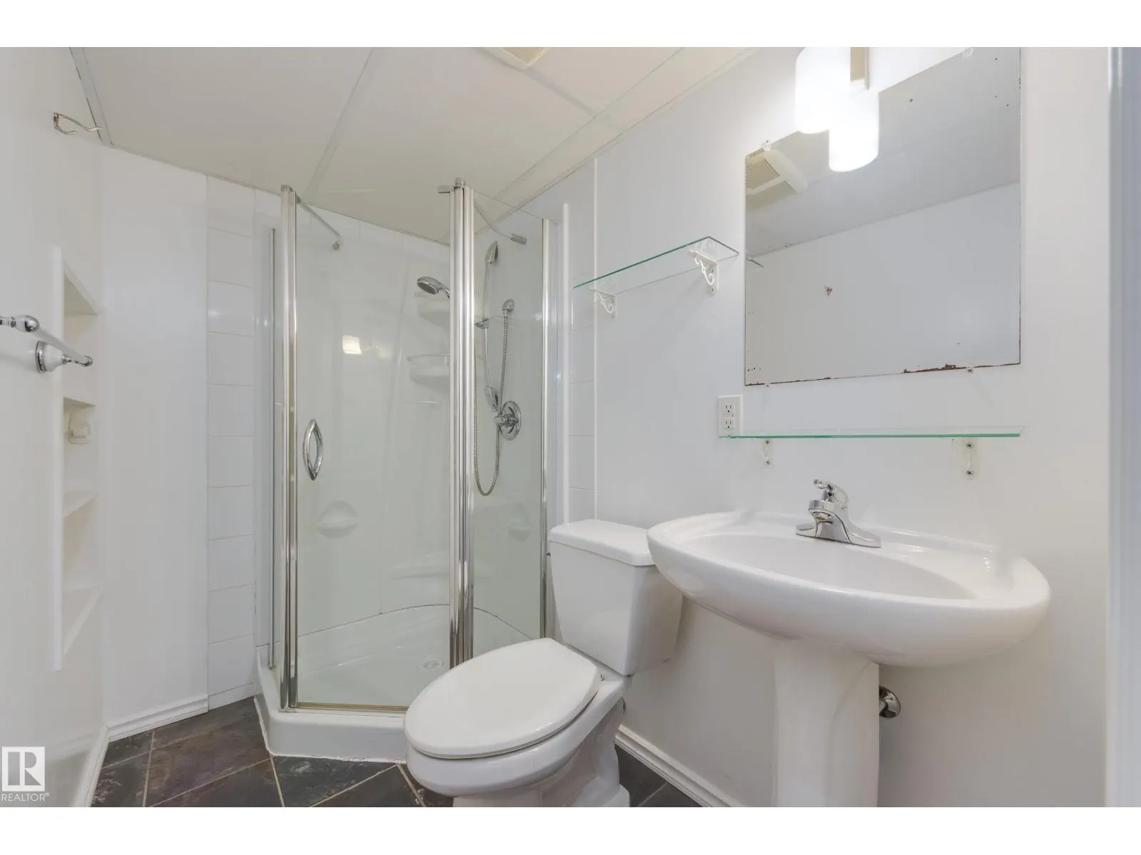 6108 84 AV NW NW