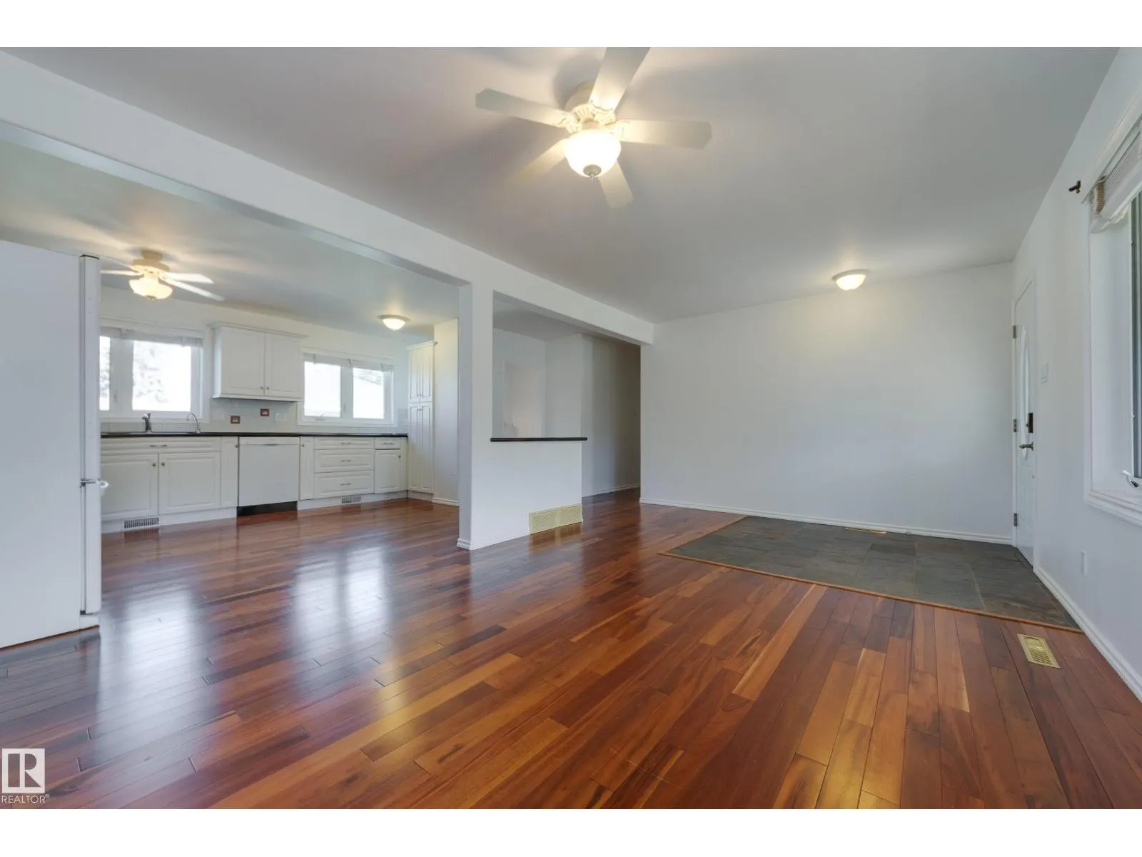 6108 84 AV NW NW
