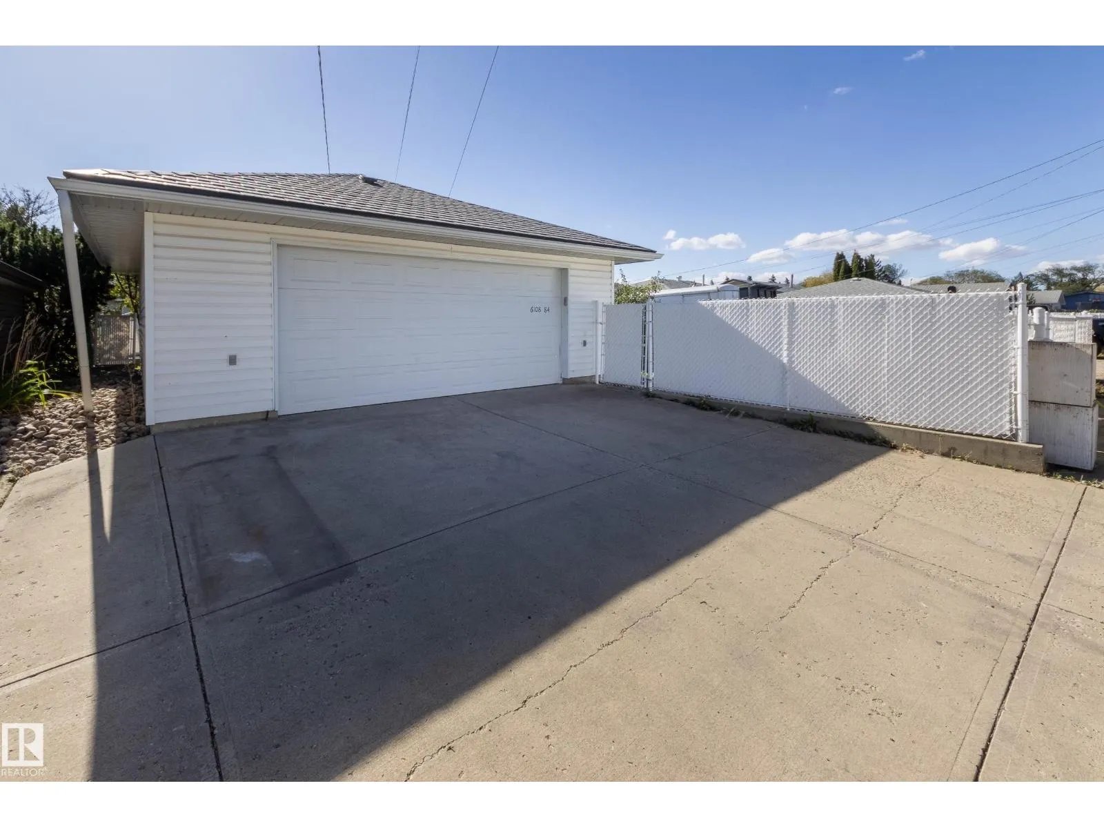 6108 84 AV NW NW