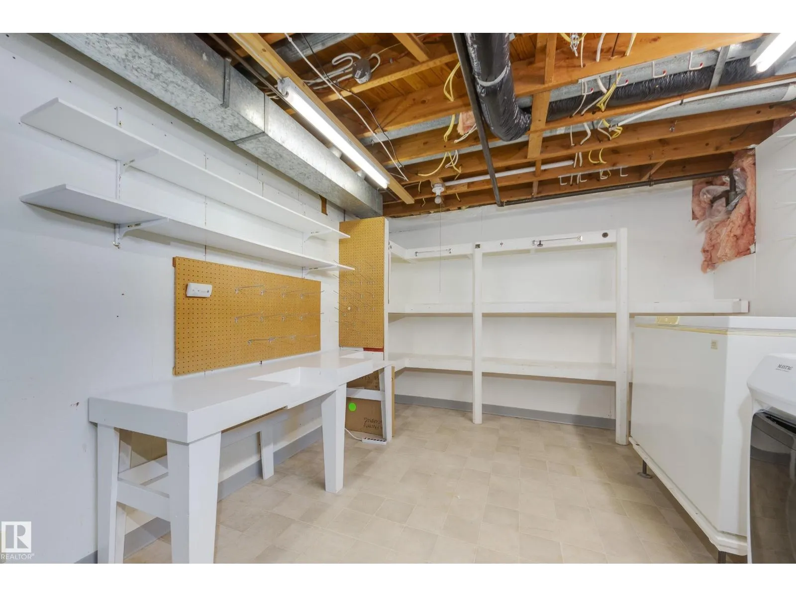 6108 84 AV NW NW