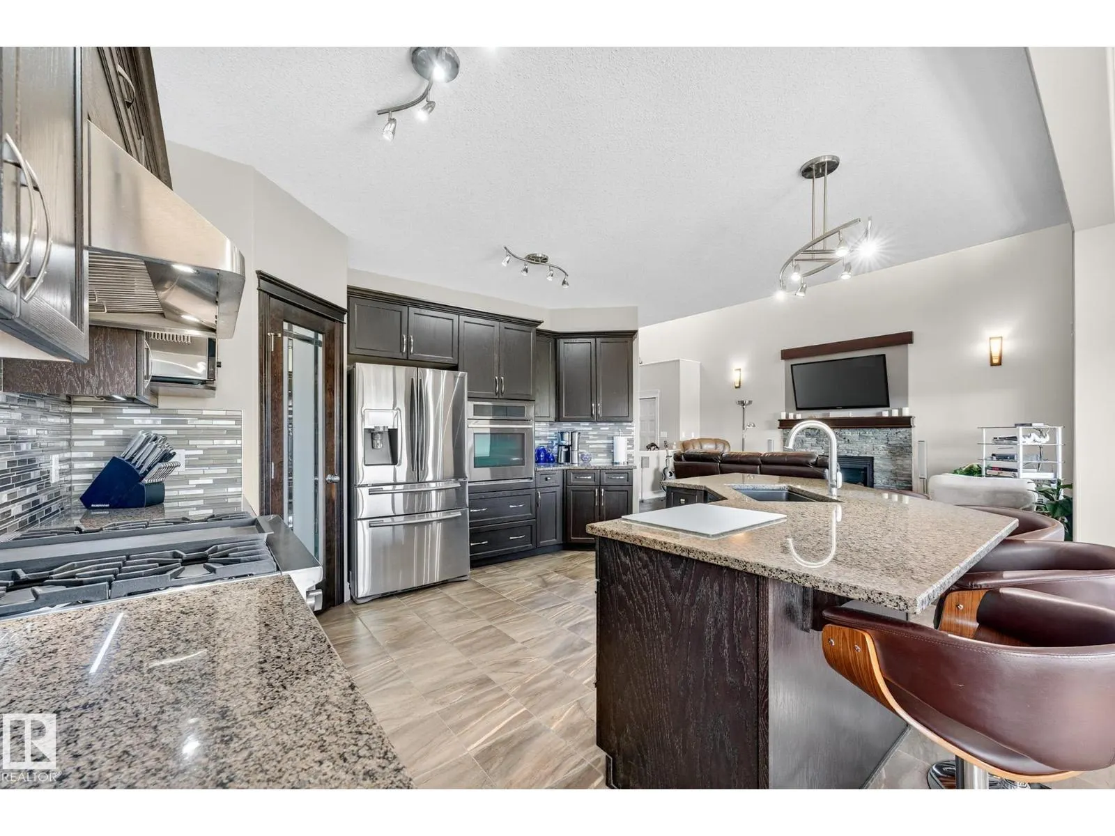 20616 131 AV NW