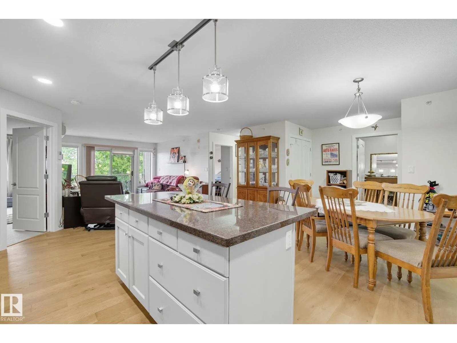 #412 278 SUDER GREENS DR NW