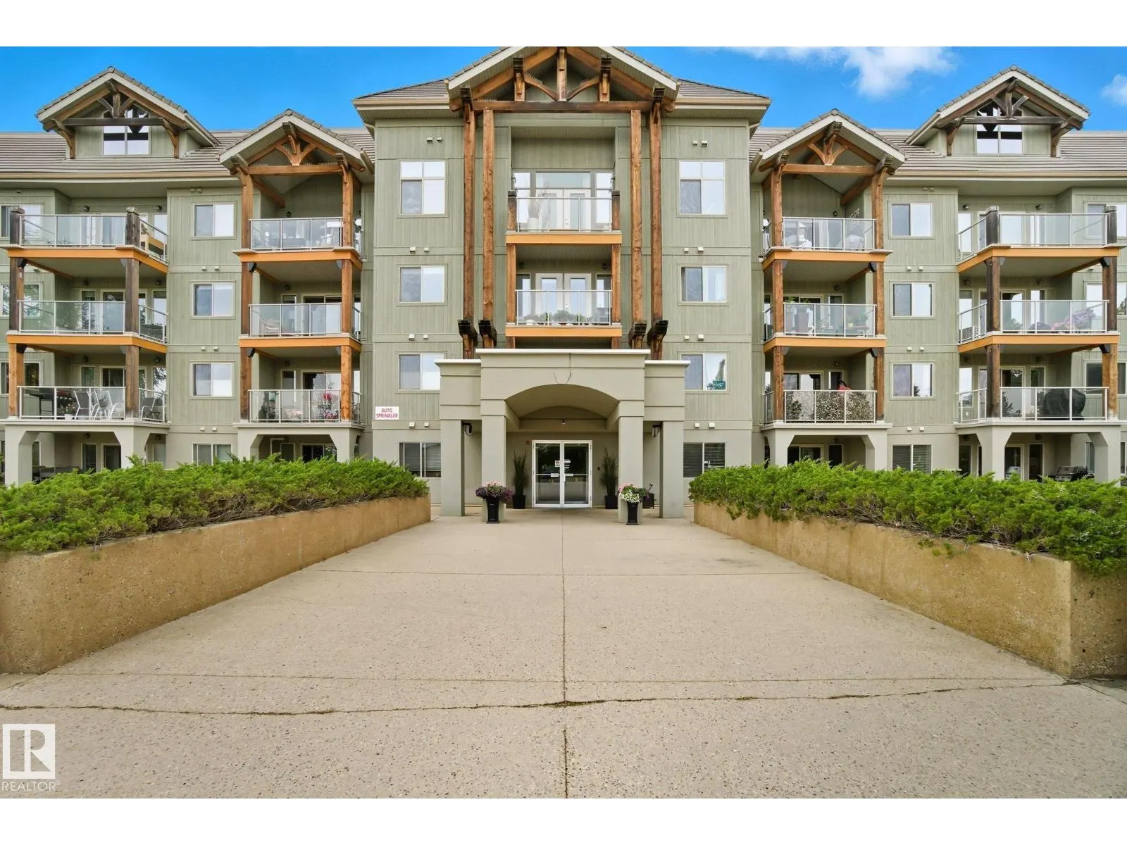 #412 278 SUDER GREENS DR NW