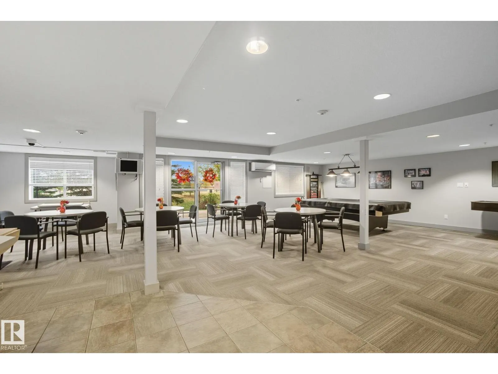 #412 278 SUDER GREENS DR NW
