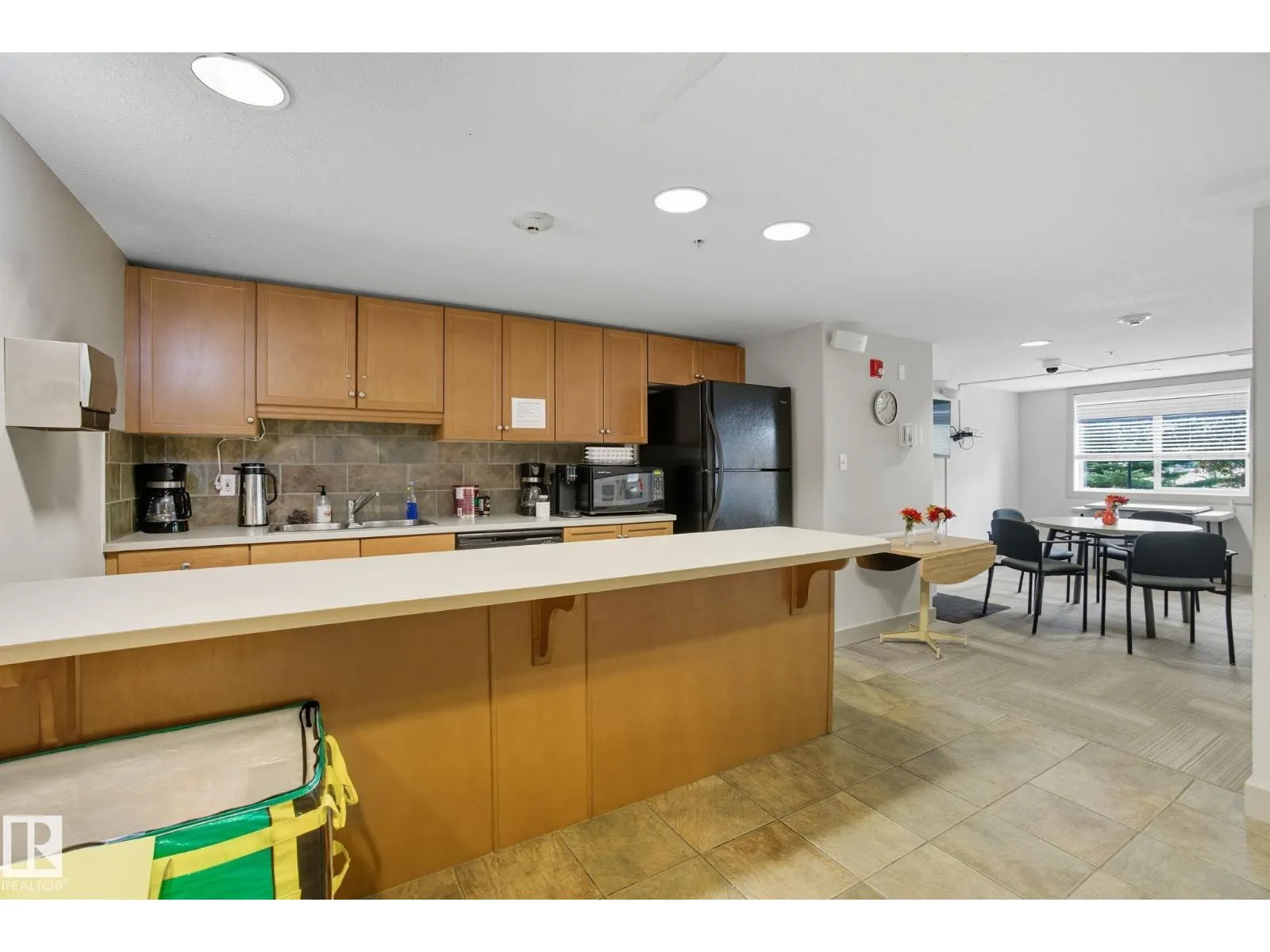 #412 278 SUDER GREENS DR NW