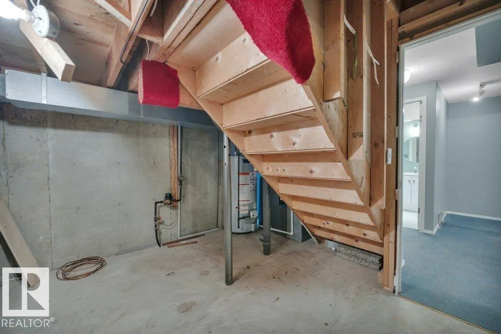 9740 101 ST NW