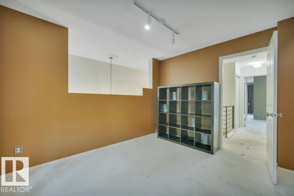 9740 101 ST NW