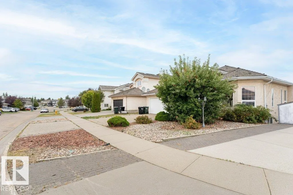 429 NORWAY CRESCENT