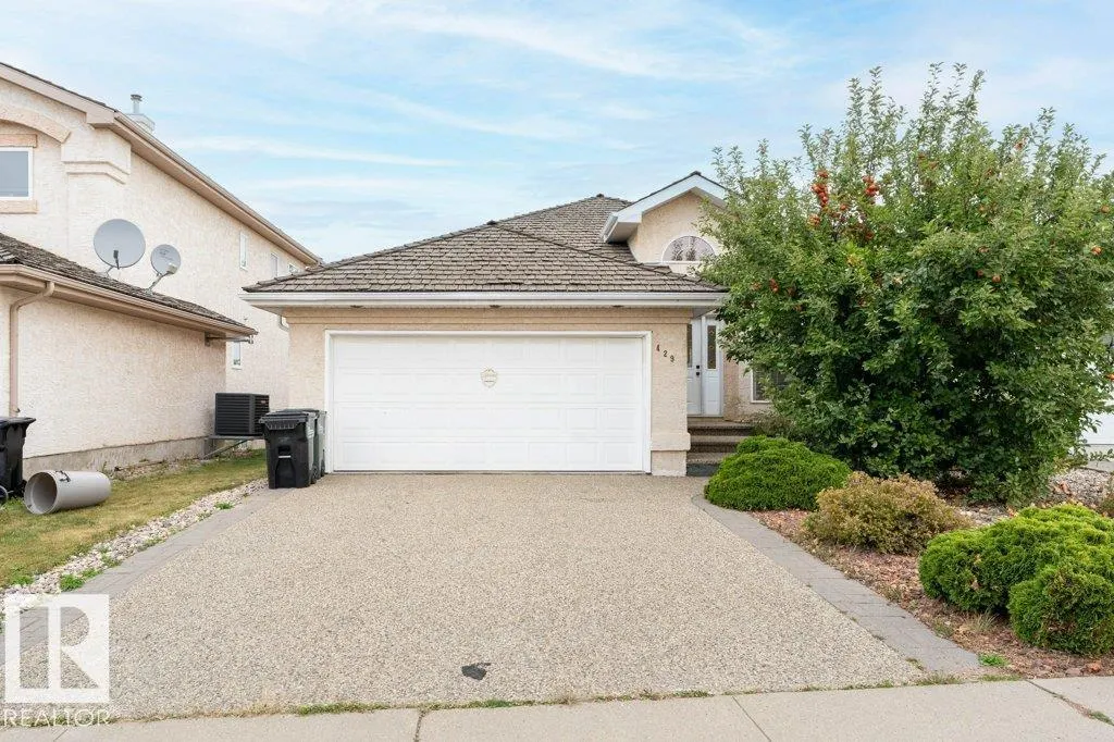 429 NORWAY CRESCENT