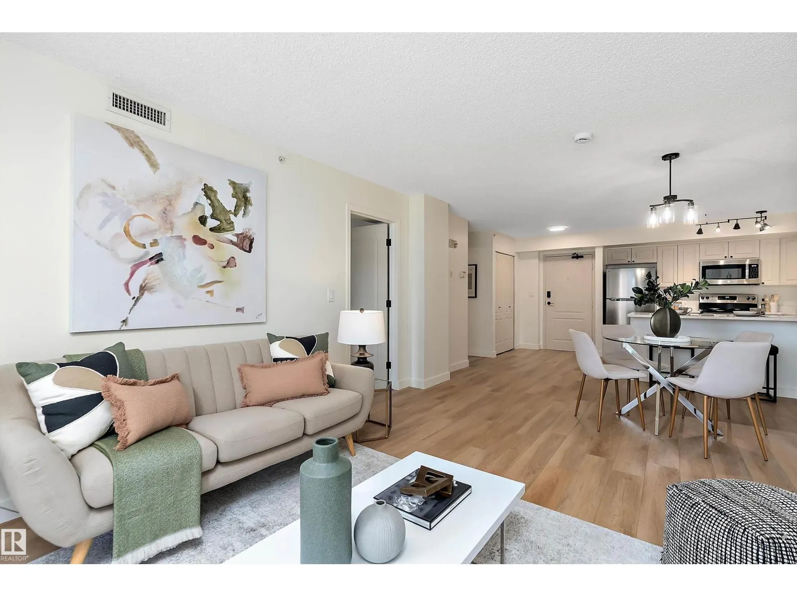 10909 103 AV NW