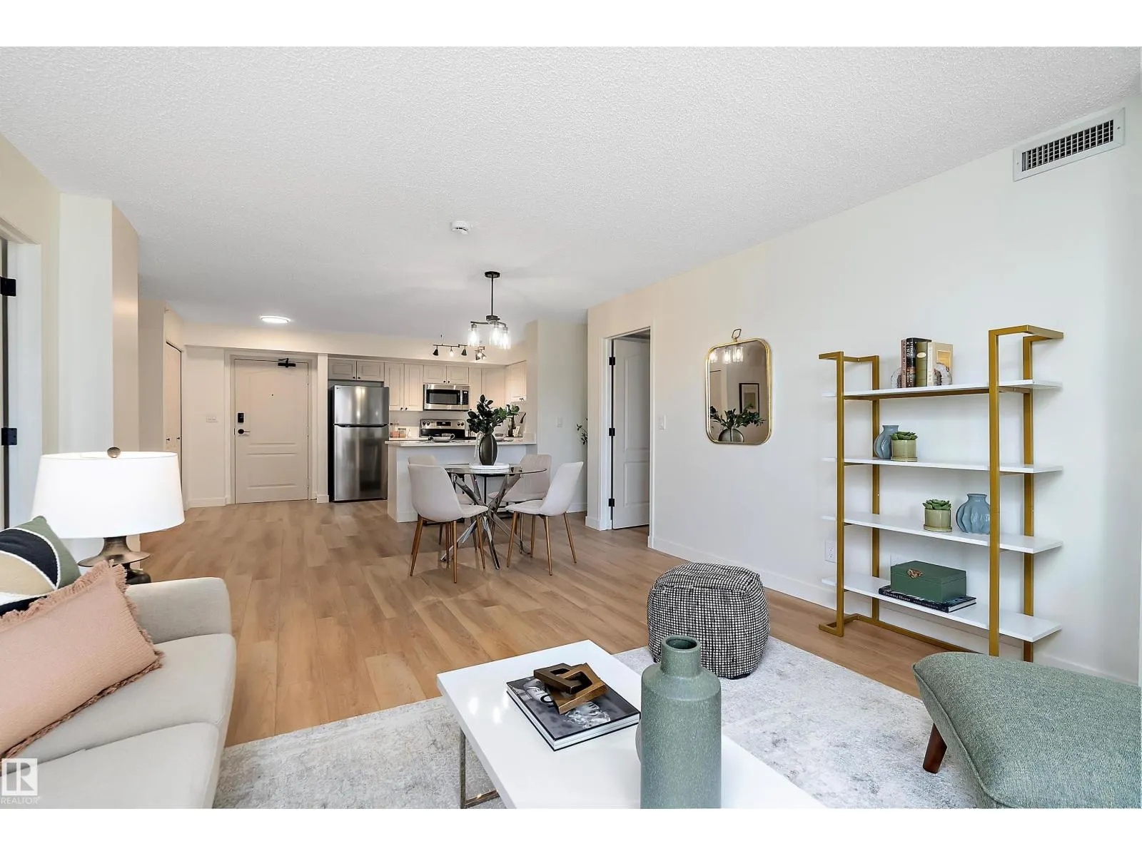 10909 103 AV NW