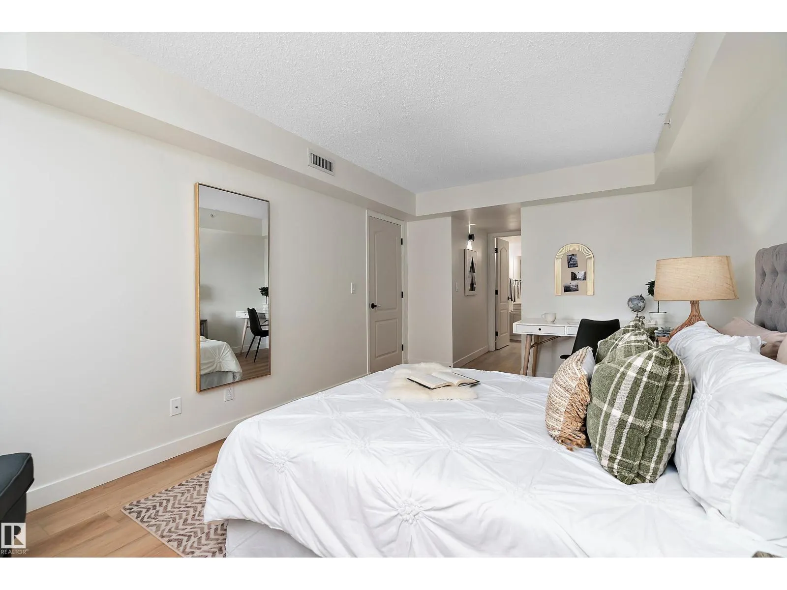 10909 103 AV NW