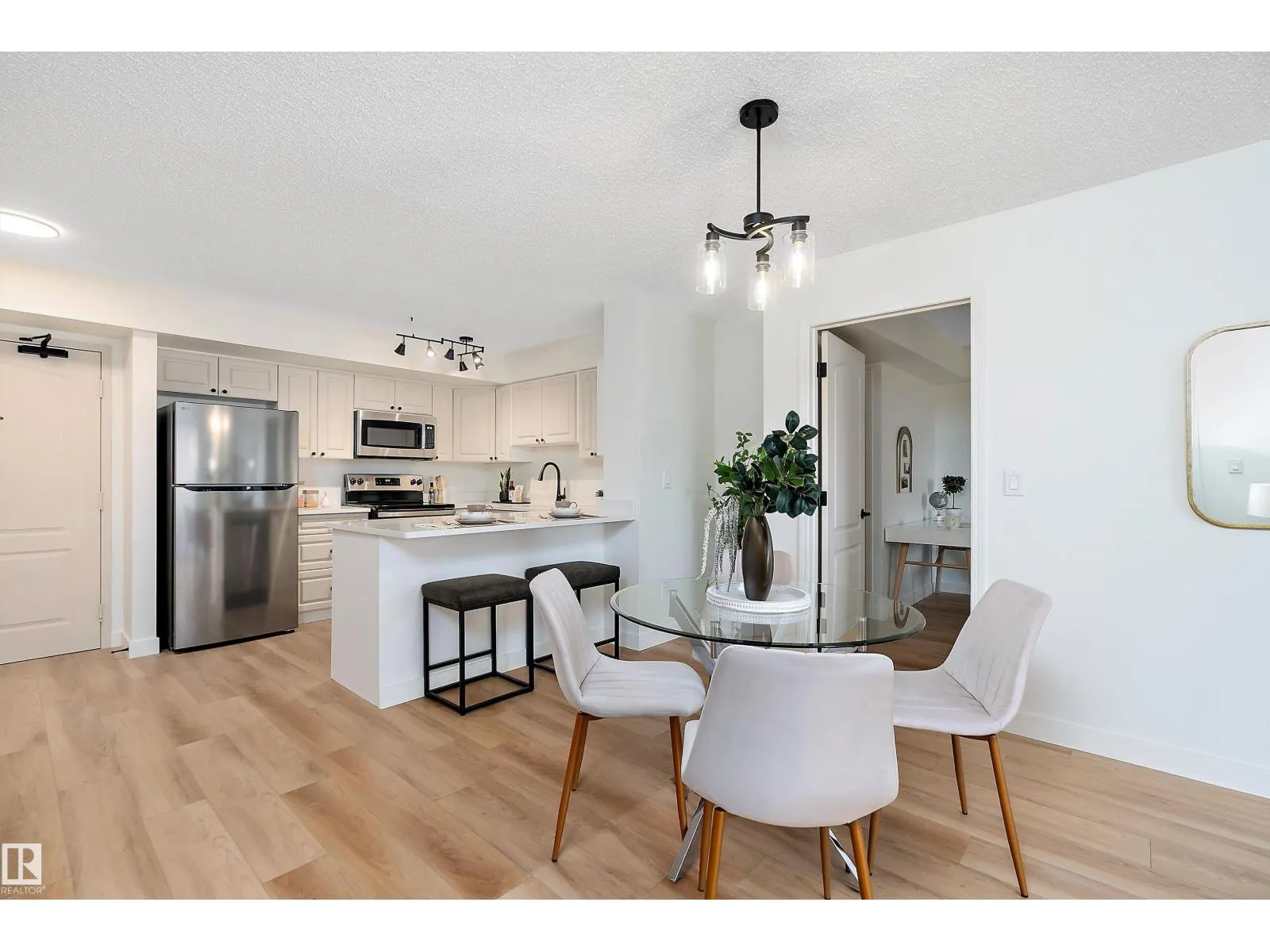 10909 103 AV NW