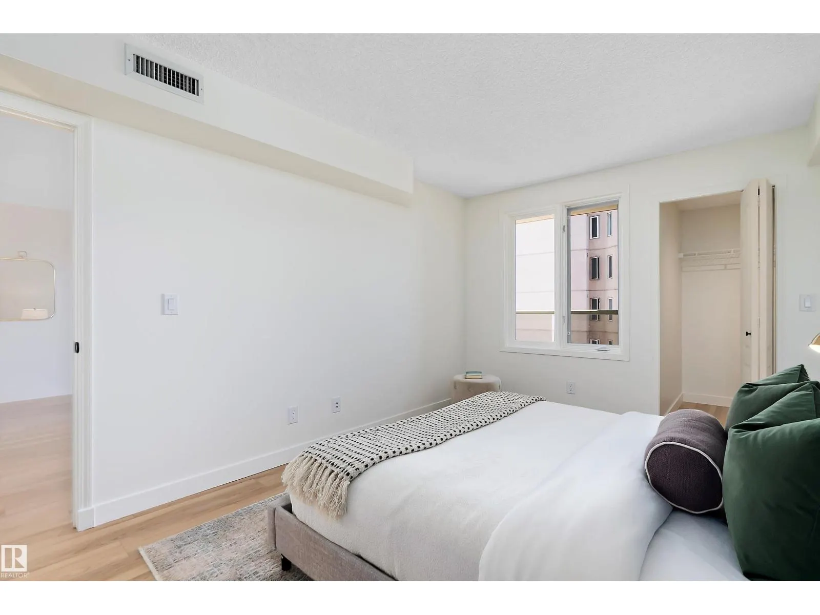 10909 103 AV NW