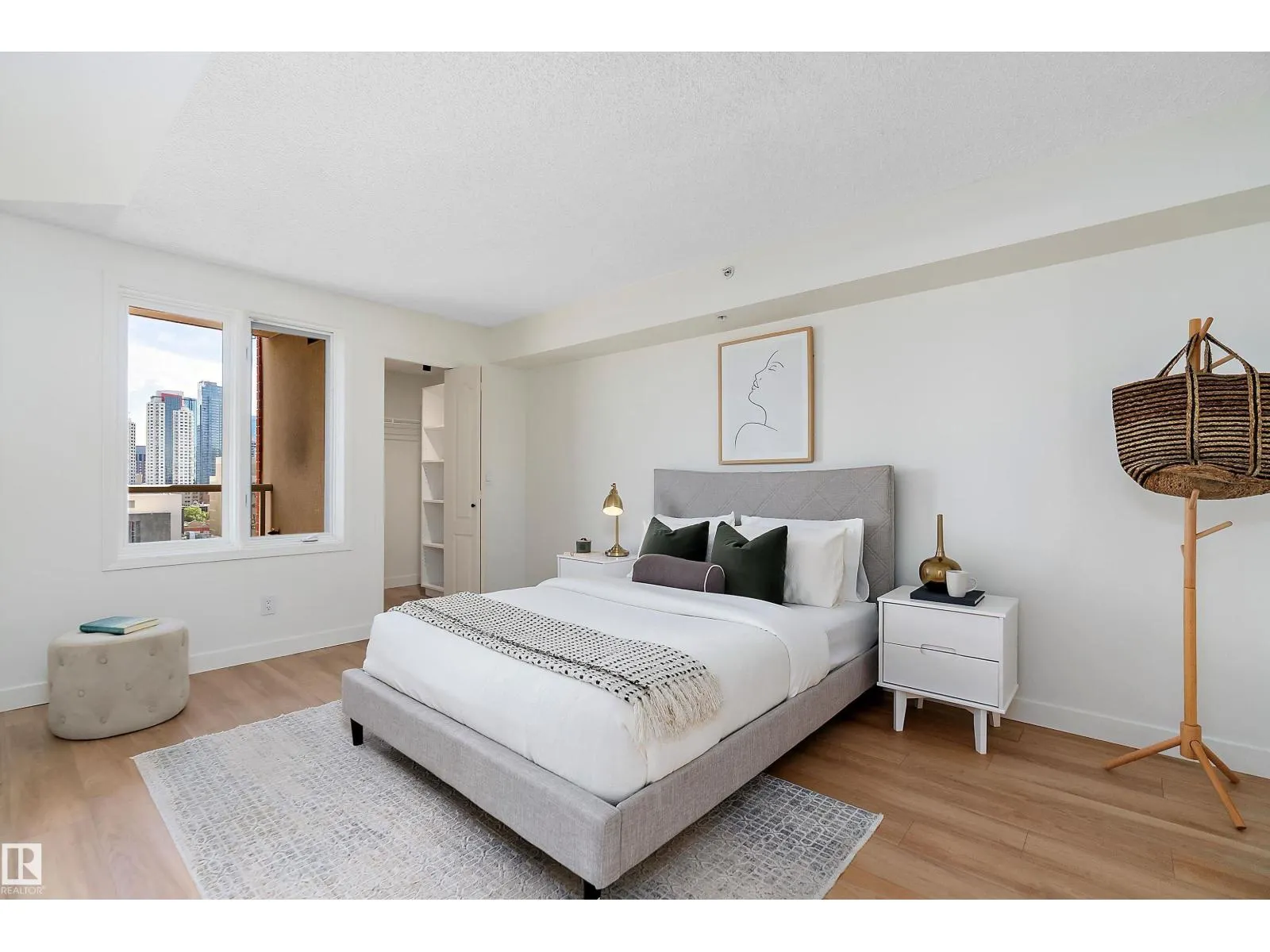 10909 103 AV NW