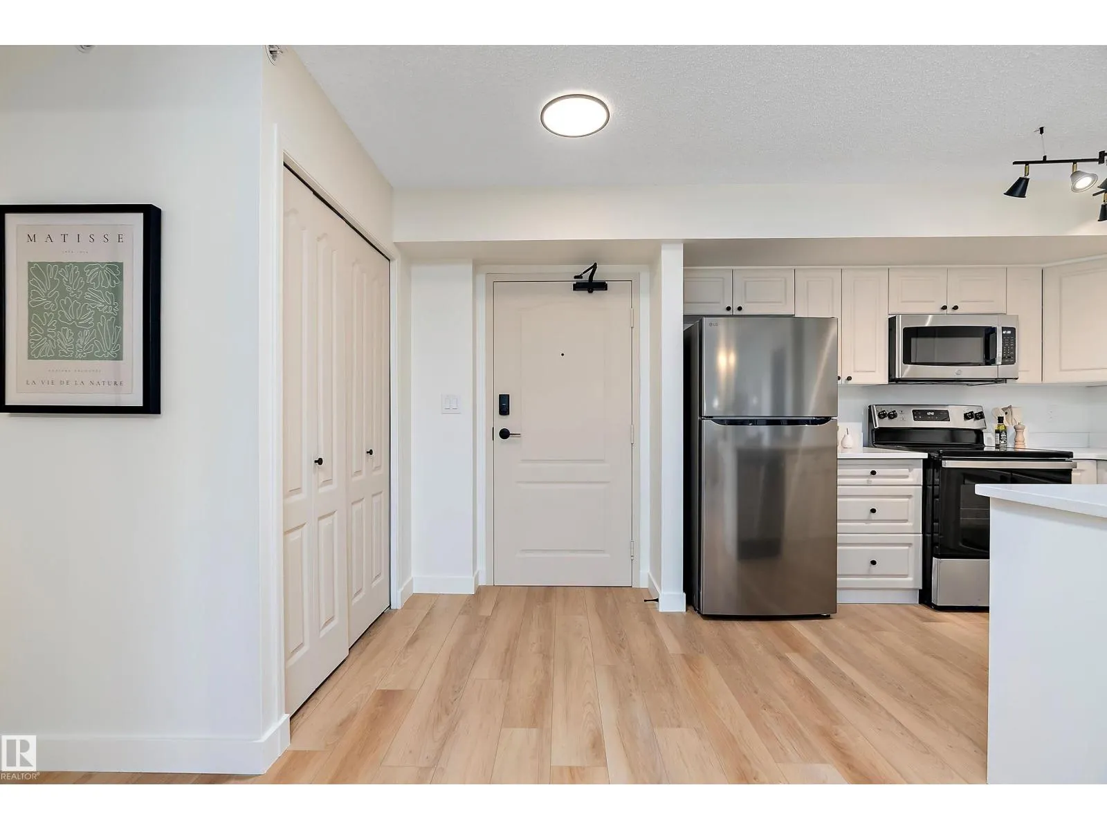 10909 103 AV NW