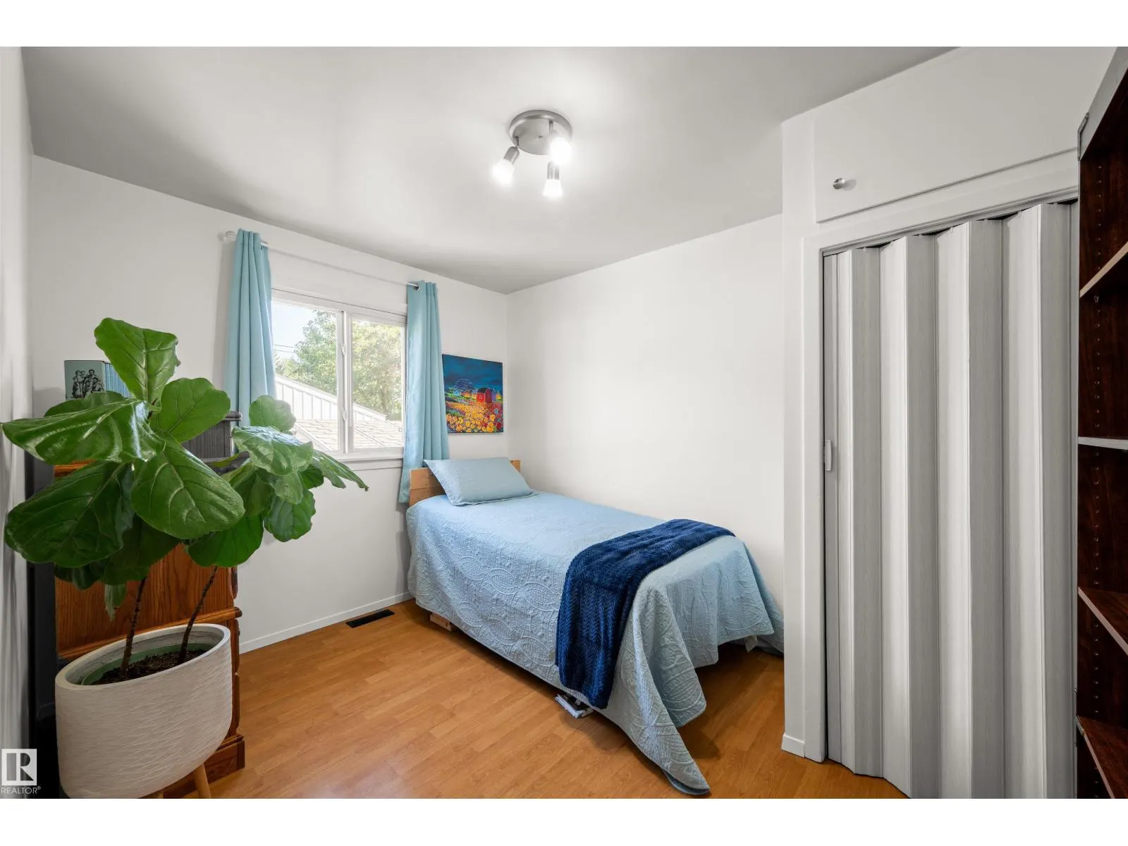 11005 38 ST NW