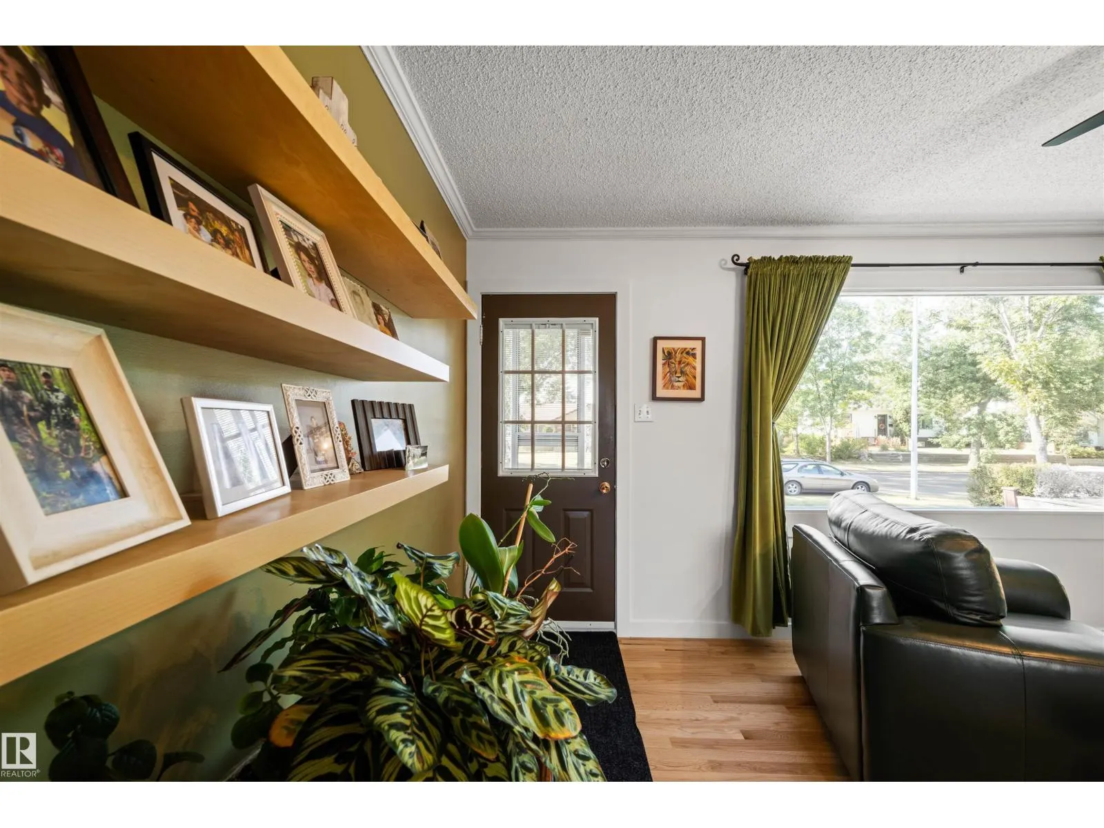 11005 38 ST NW
