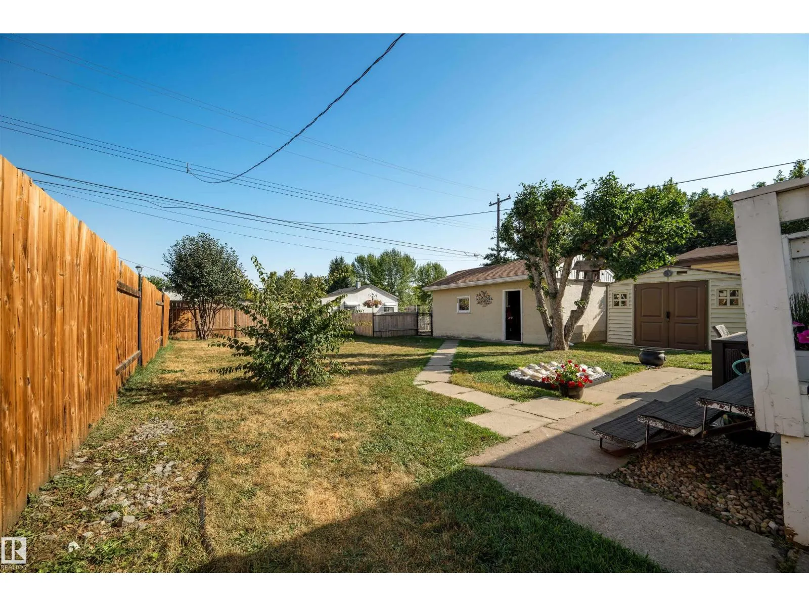 11005 38 ST NW