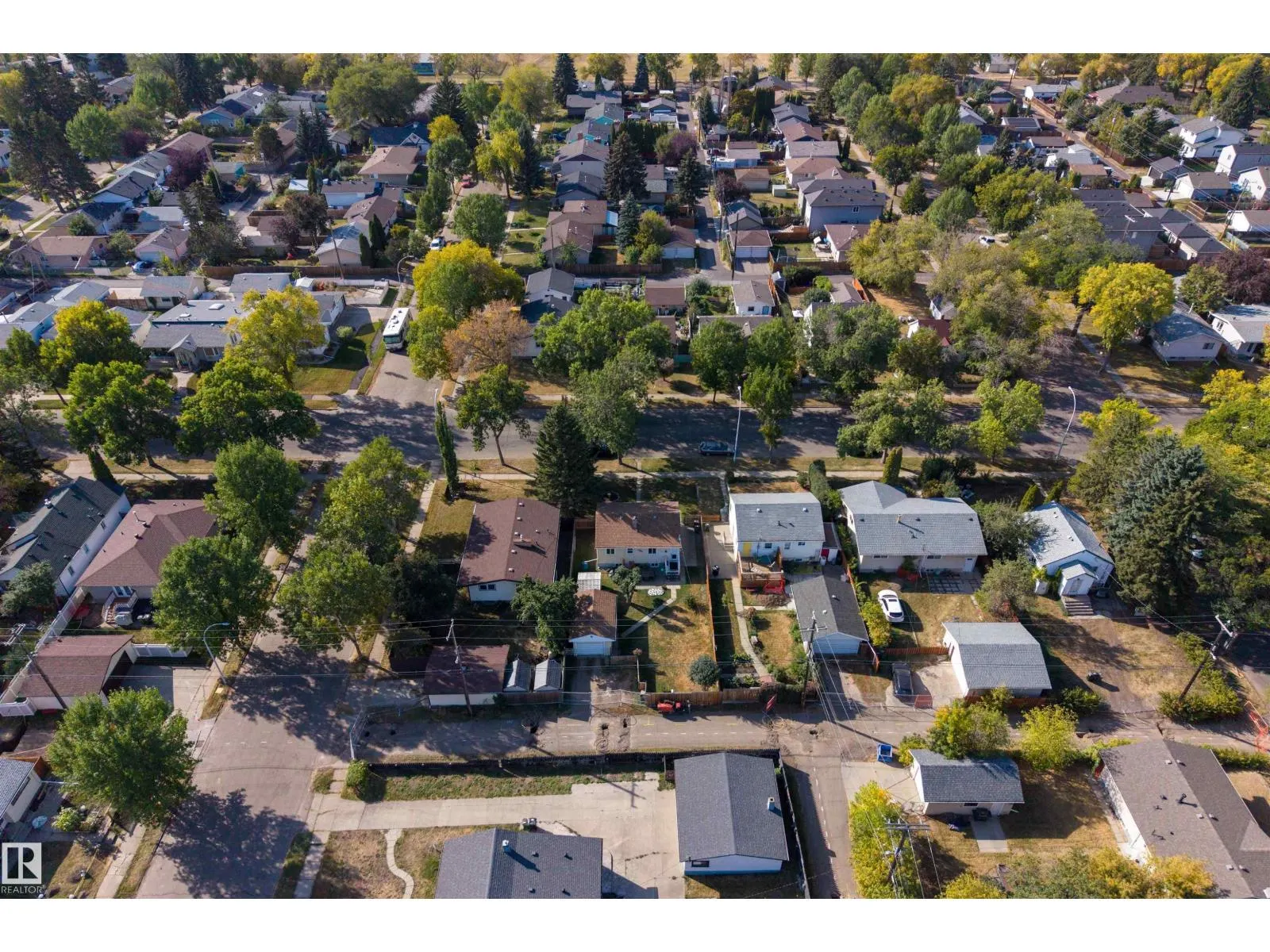 11005 38 ST NW