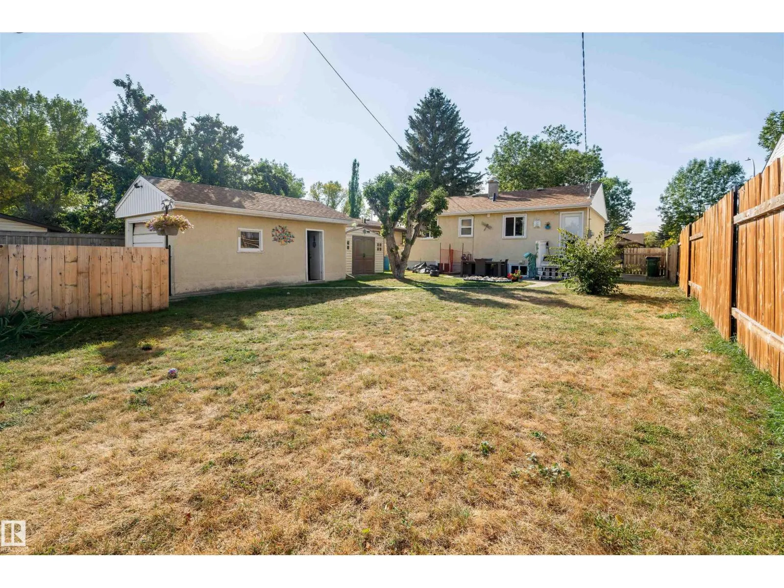 11005 38 ST NW