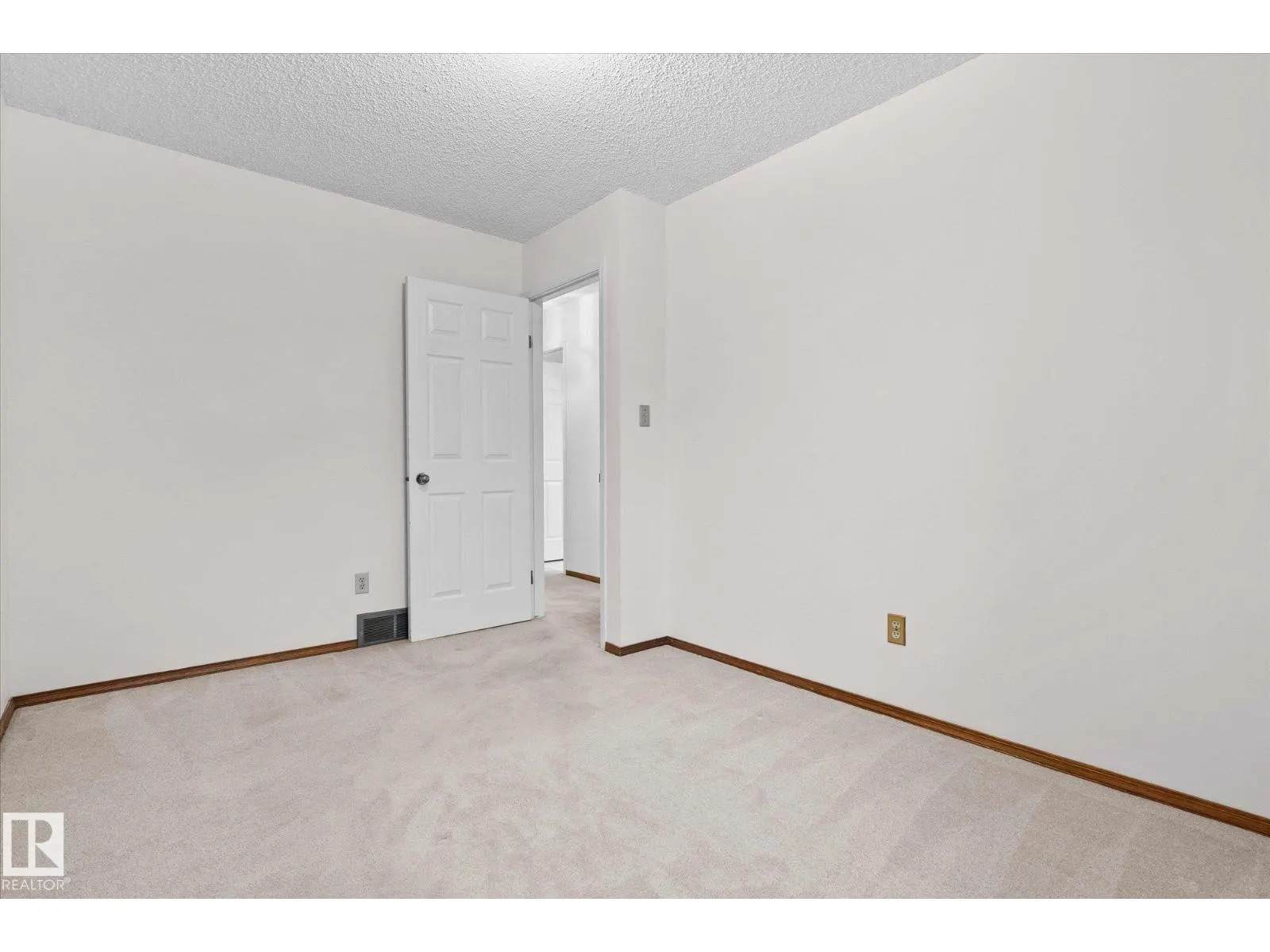 48 MCKEAN WY