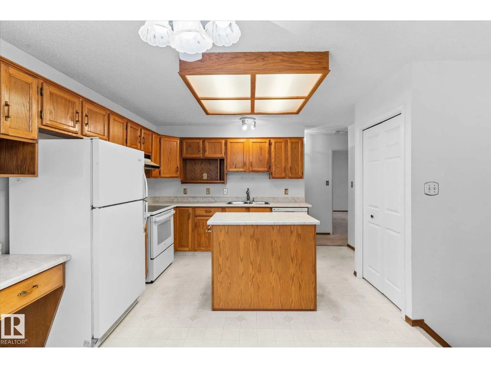 48 MCKEAN WY