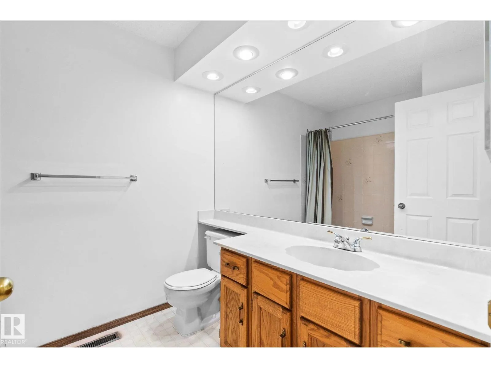 48 MCKEAN WY