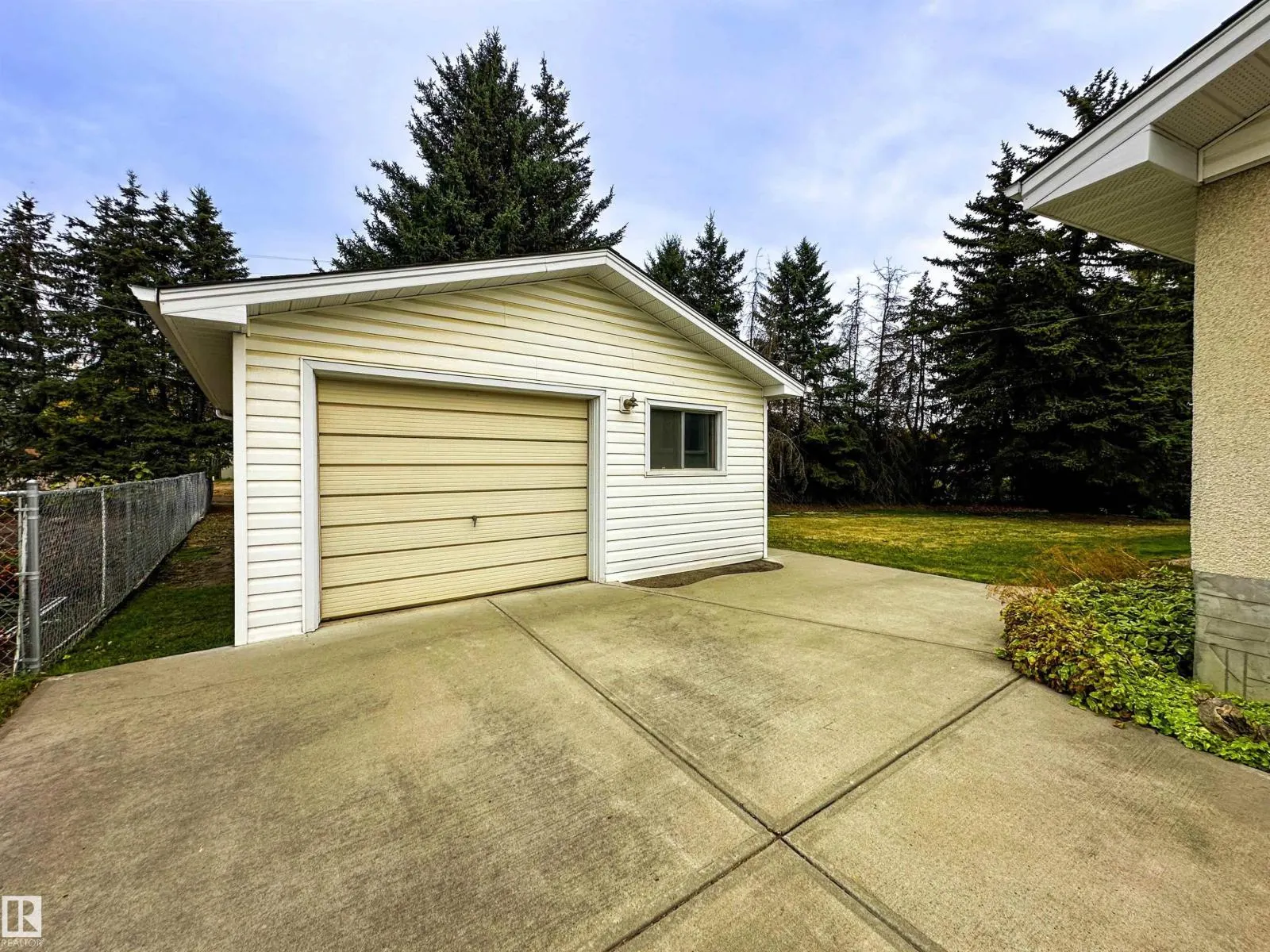 107 ANDREWS CR