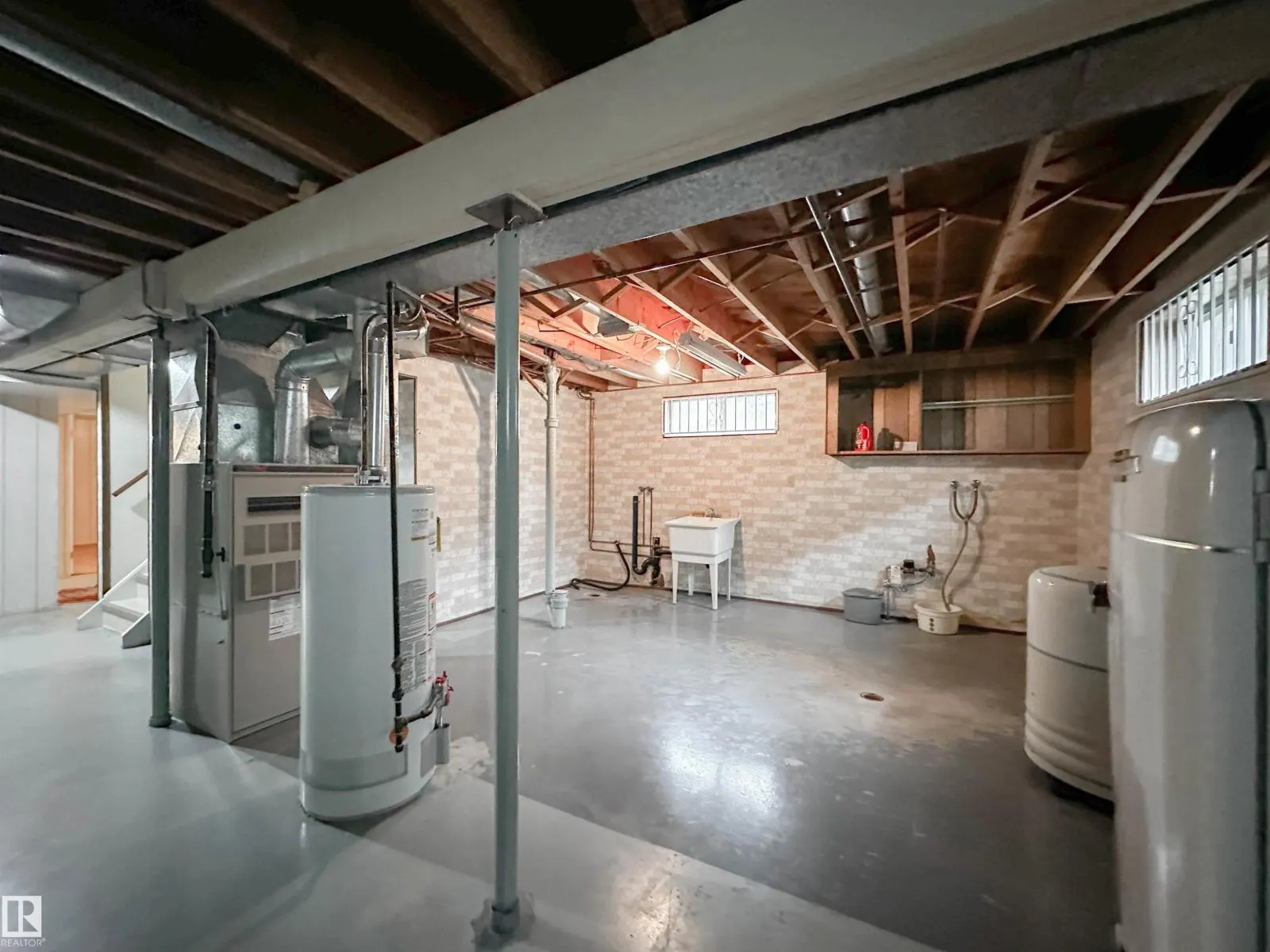 107 ANDREWS CR