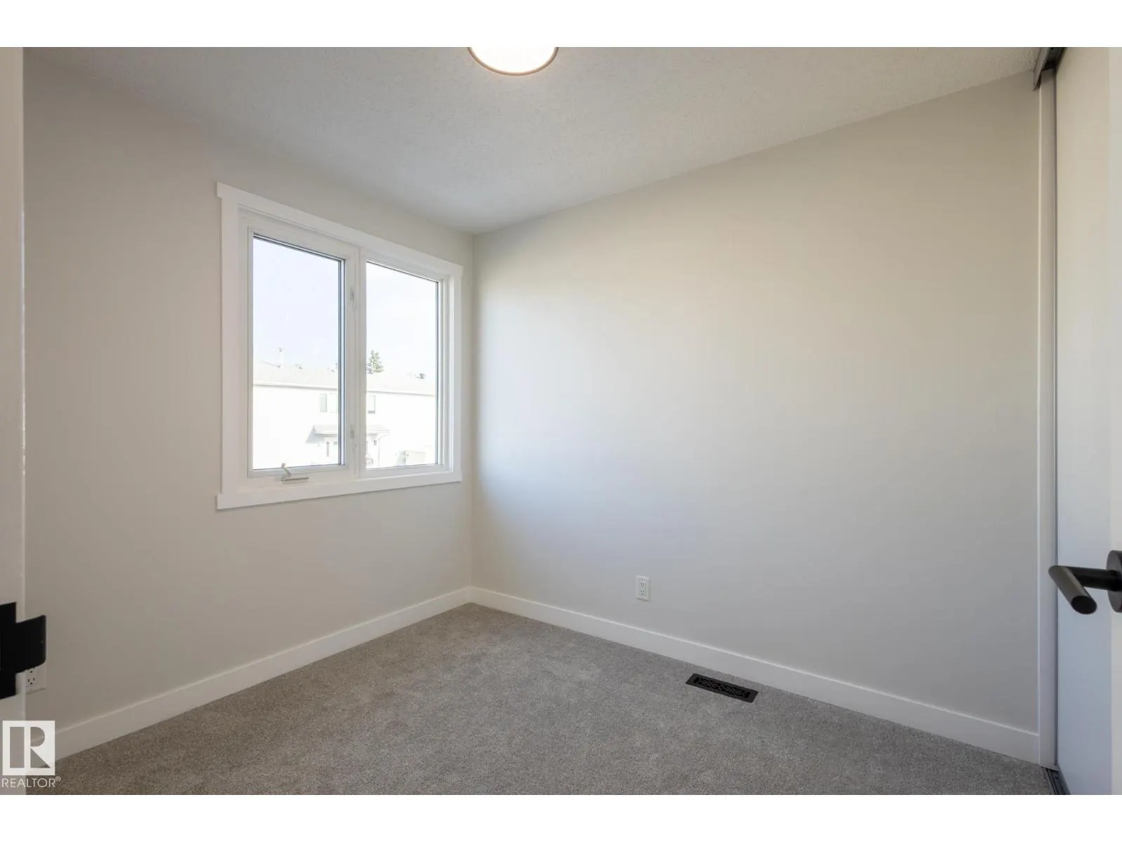 62 AMBERLY CO NW