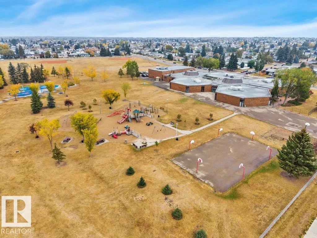 7519 150 AV NW