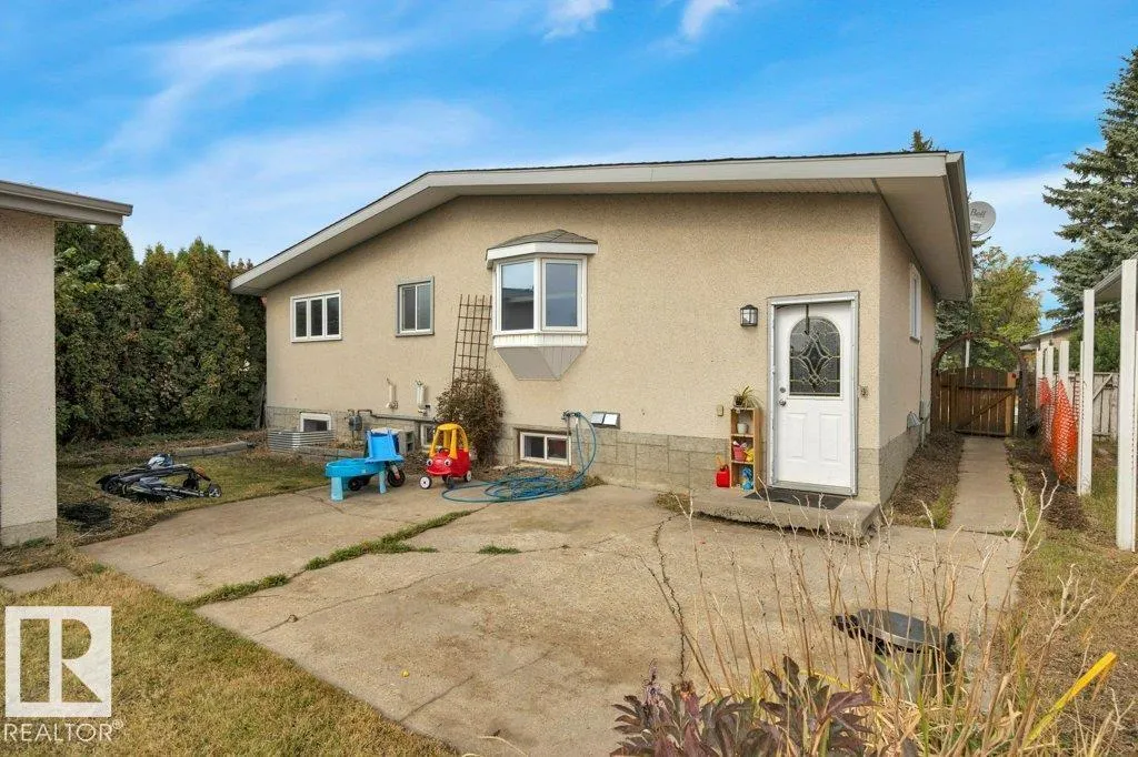 7519 150 AV NW