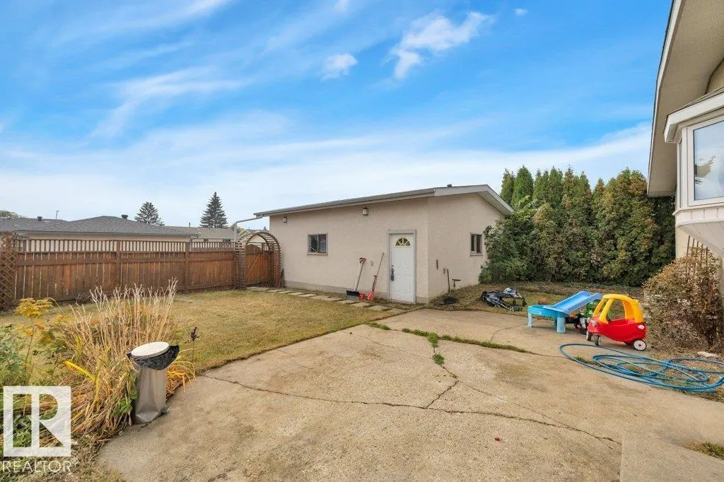 7519 150 AV NW