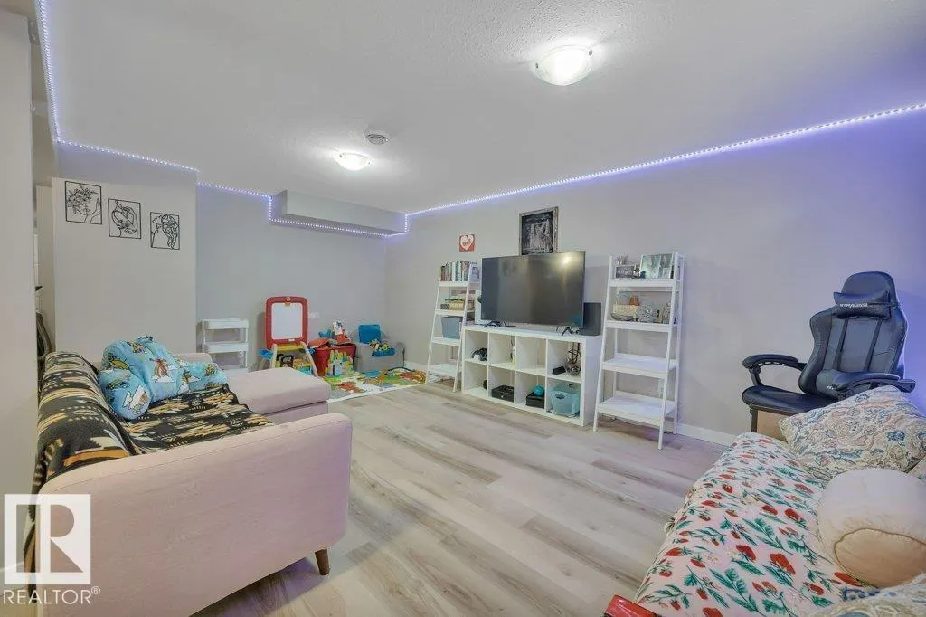 7519 150 AV NW
