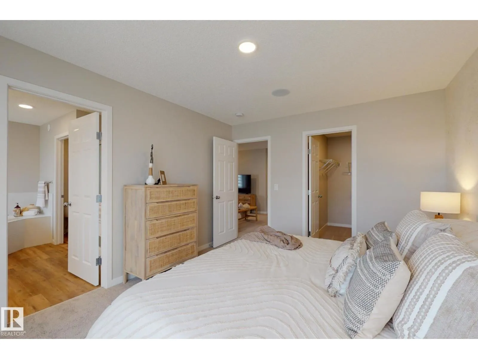 1143 South Creek Wynd