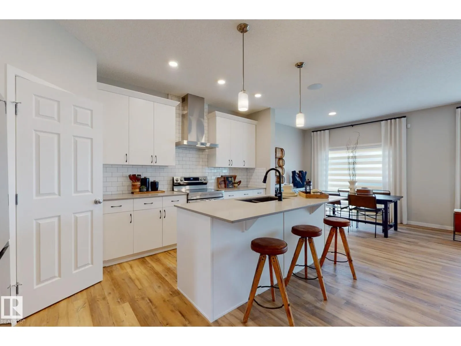 1143 South Creek Wynd
