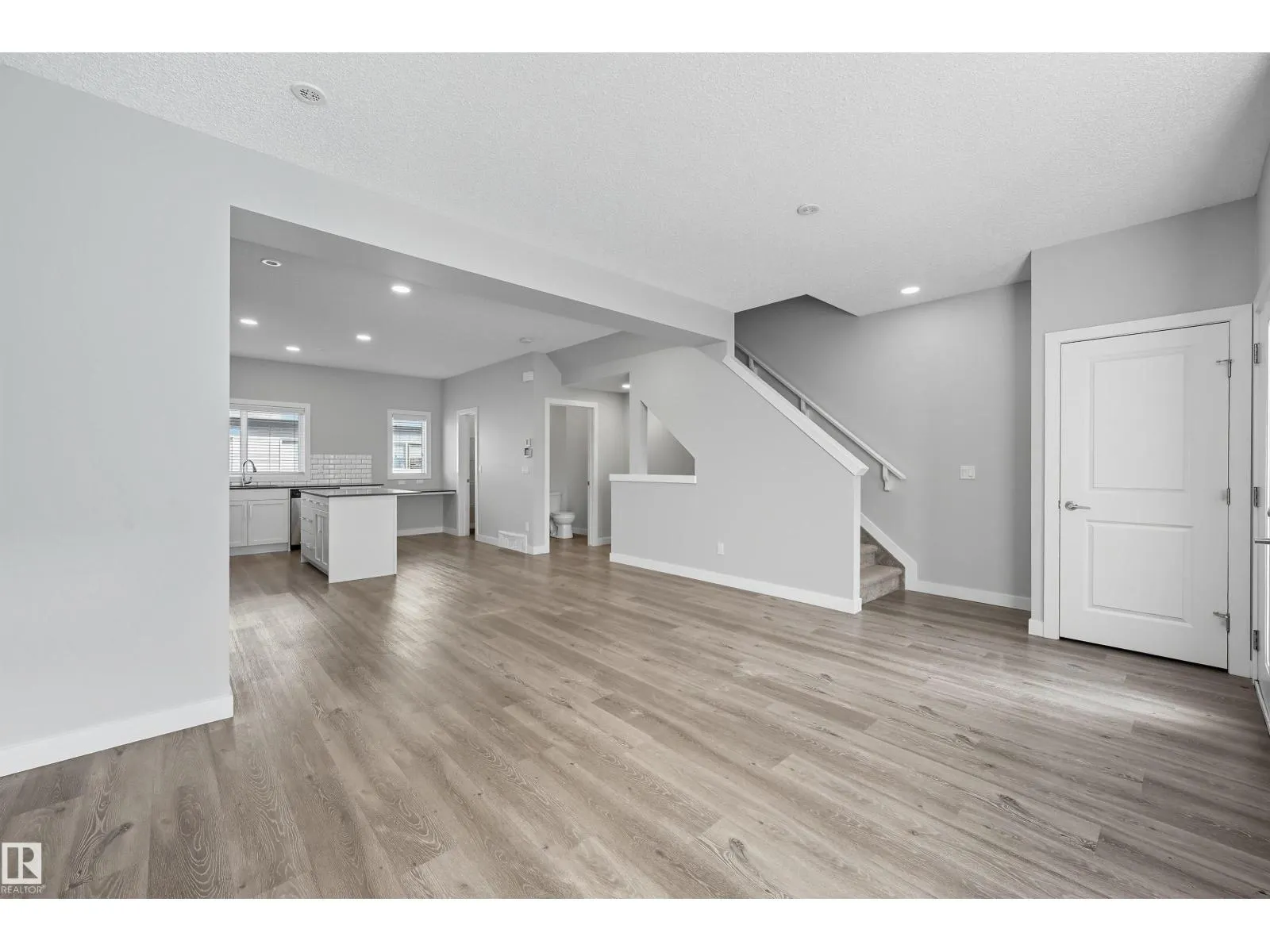 #51 804 WELSH DR SW