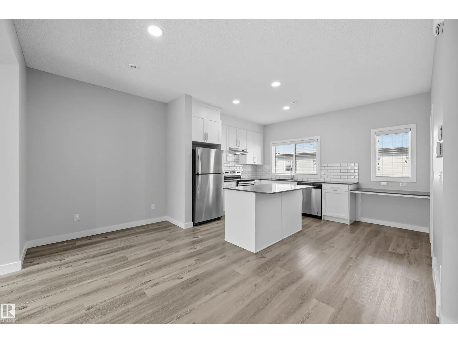 #51 804 WELSH DR SW