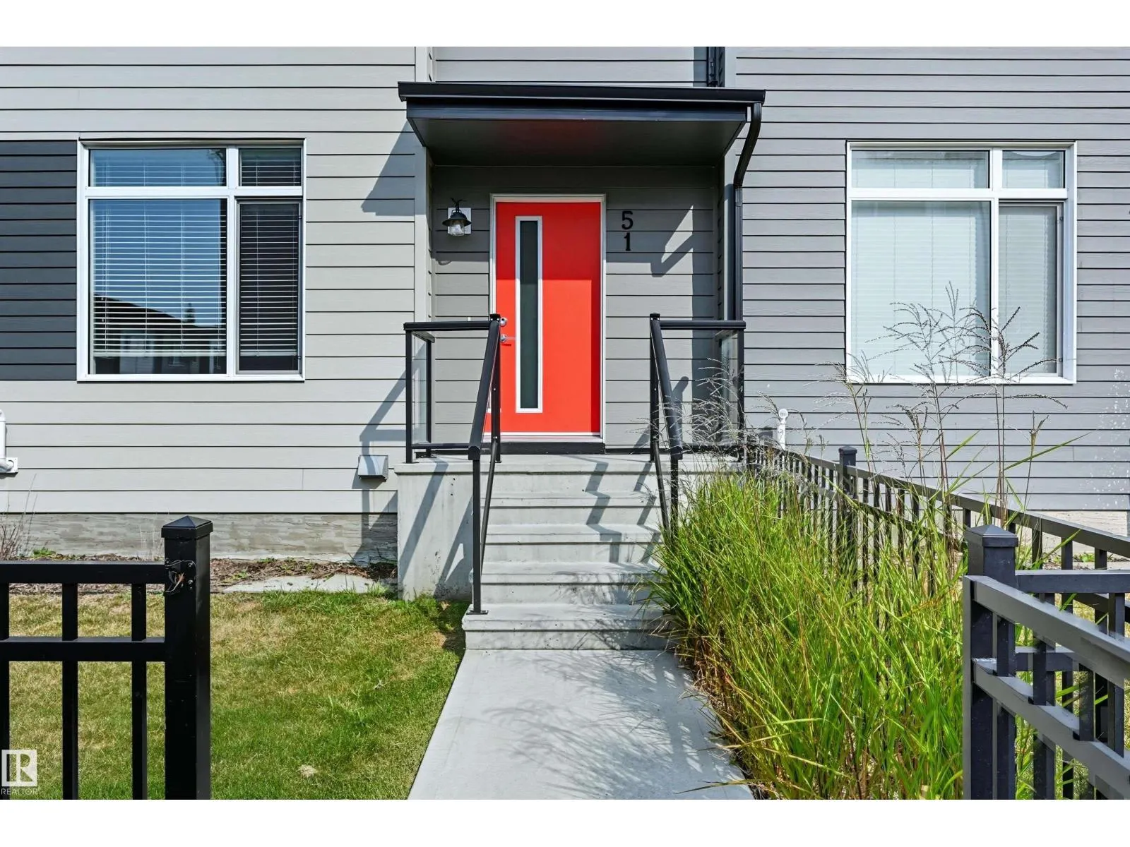 #51 804 WELSH DR SW