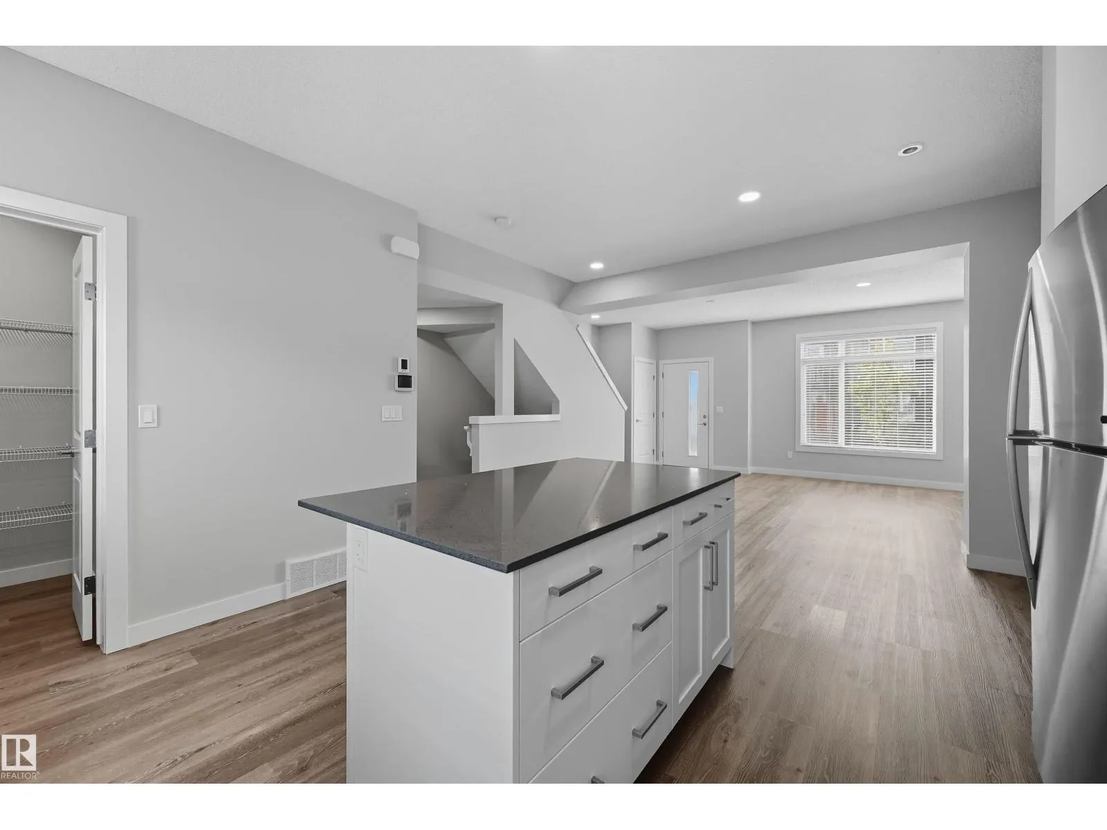 #51 804 WELSH DR SW