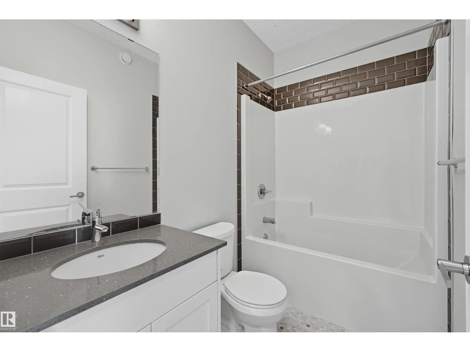 #51 804 WELSH DR SW
