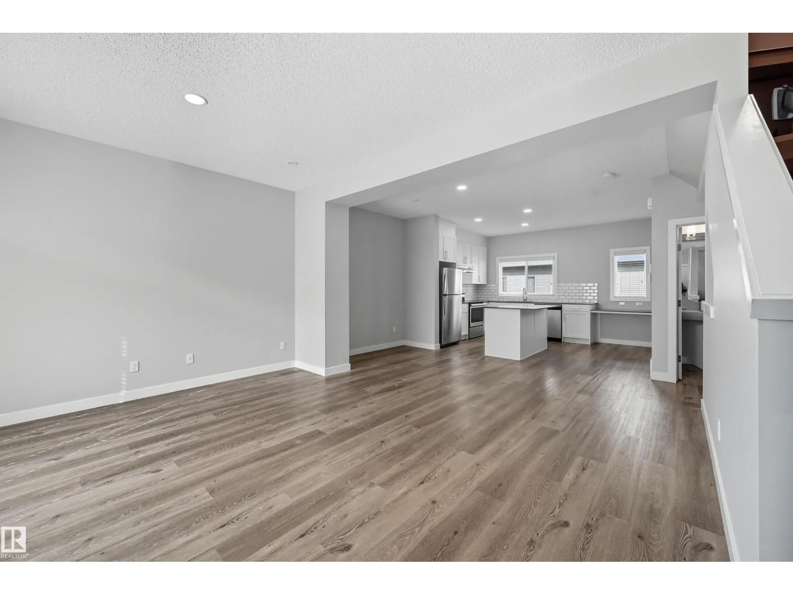 #51 804 WELSH DR SW