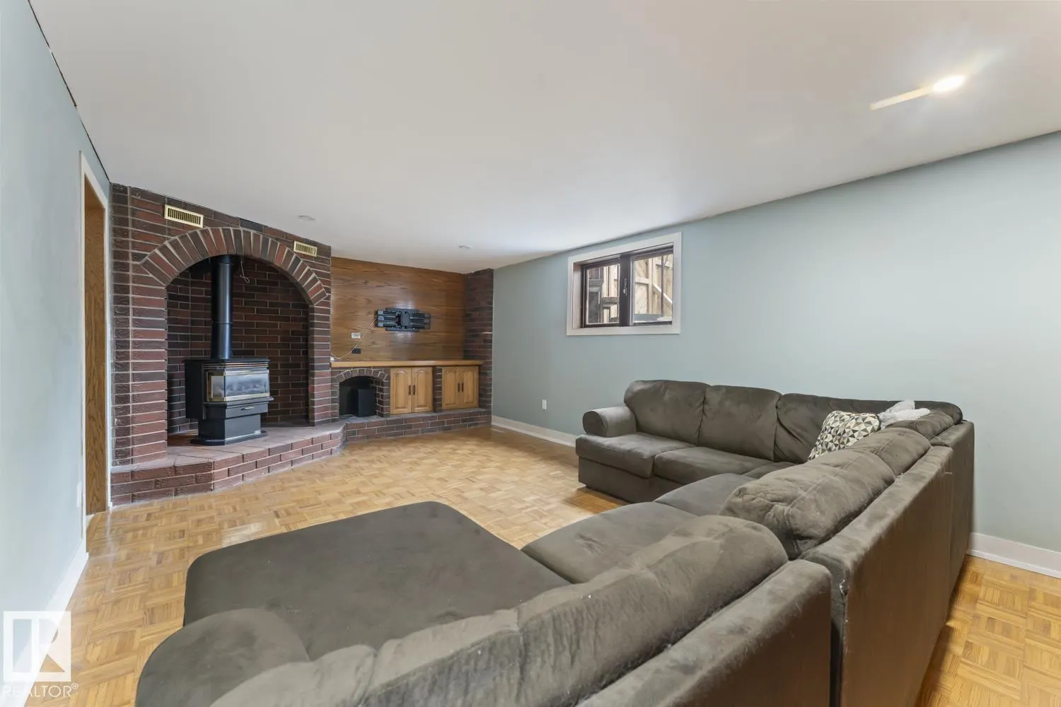 5213 56 ST