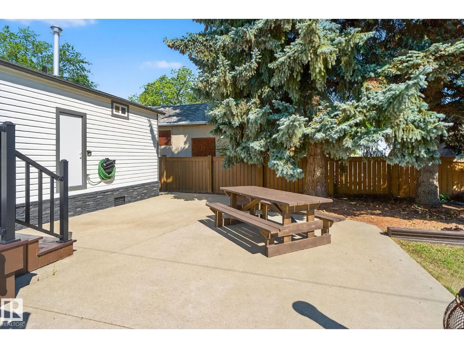 4611 48 ST