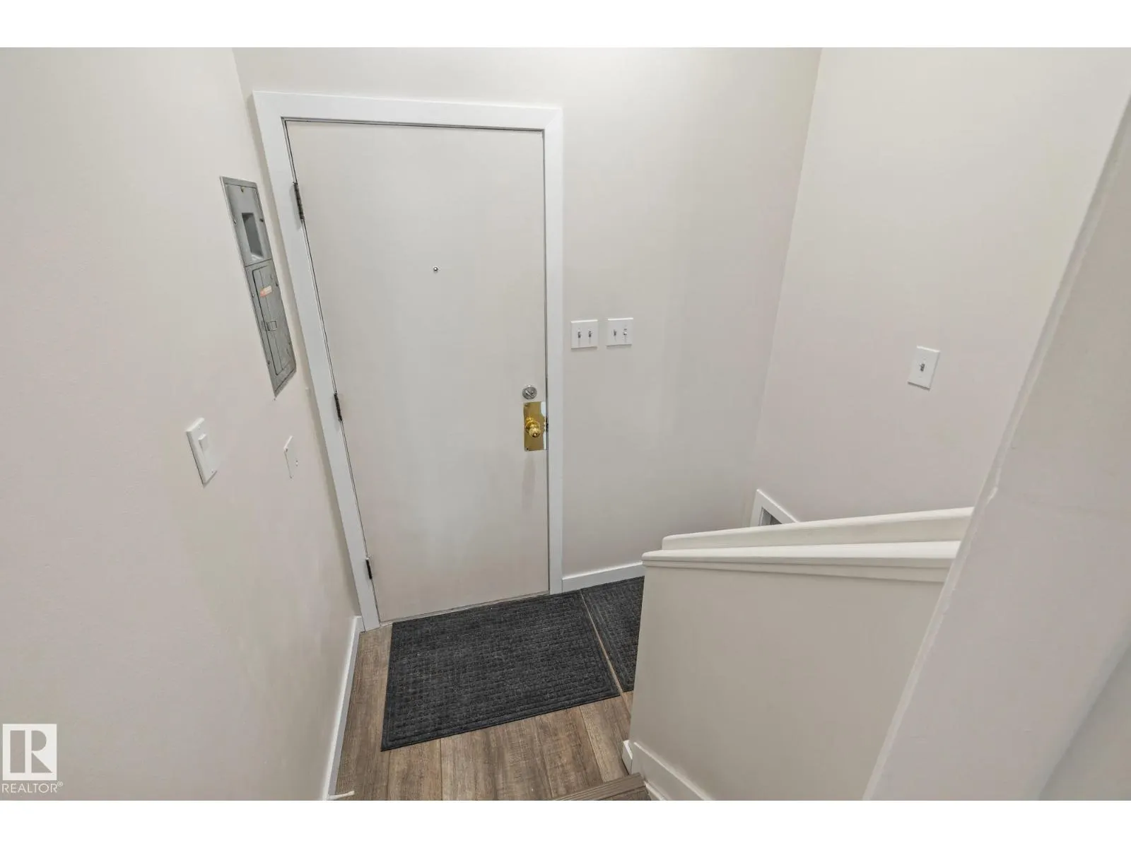 10820 60 AV NW